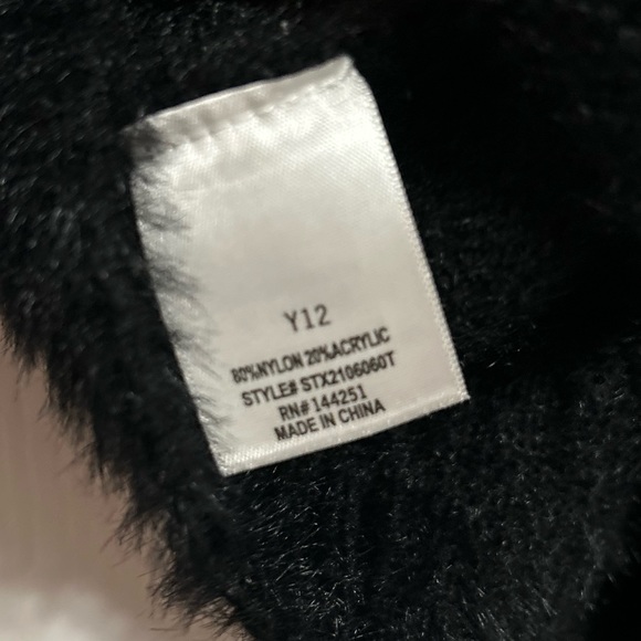 New Francesca’s Black Mi Ami  fuzzy sweater twist back. Size Y12 (xs) NWOT. - Picture 7 of 8